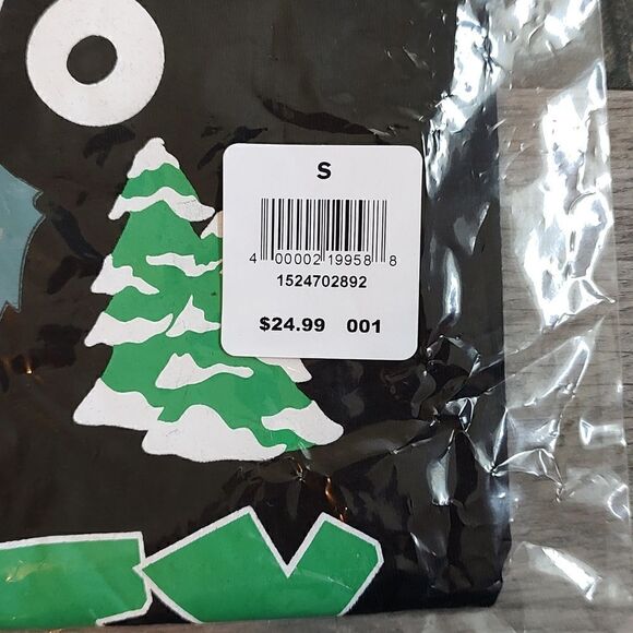 New With Tags Women's Black Yeti To Party Scoop Neck Short Sleeve Holiday Tee - Picture 7 of 8